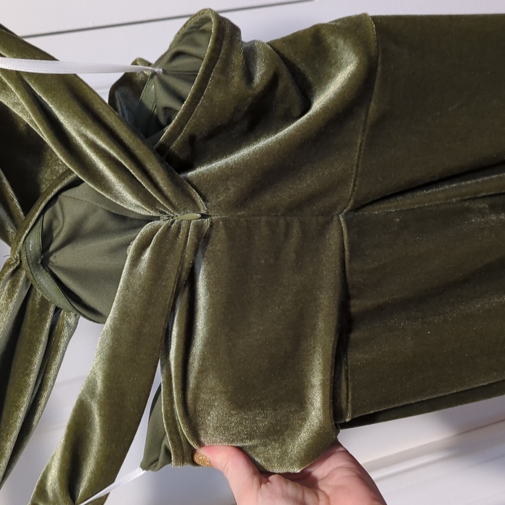 slim fit dress slacks Emerald Green Velvet Off-the-Shoulder Mermaid Evening Gown – FancyVestido main image 1